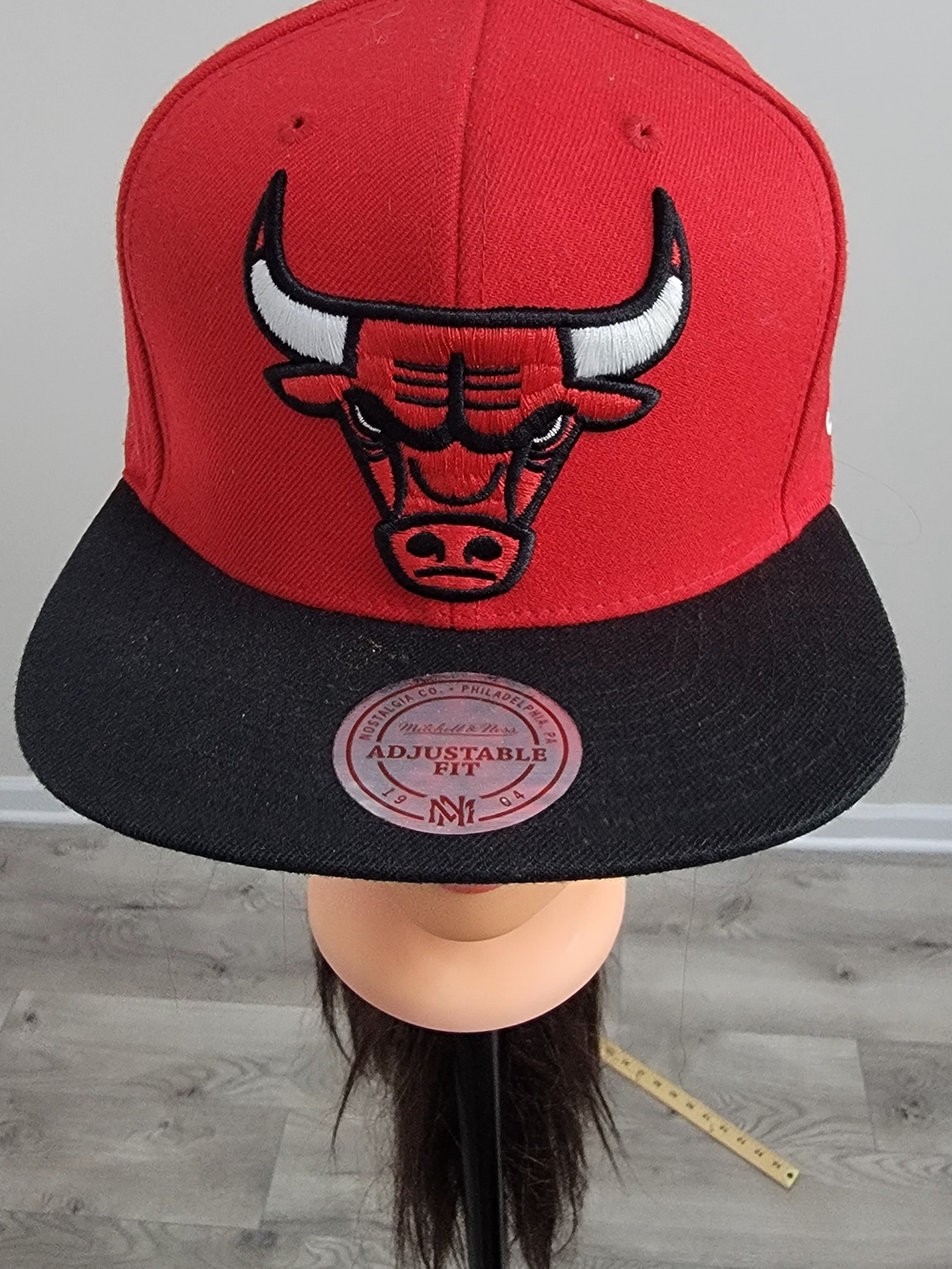 Mitchell & Ness Red and Black Chicago Bulls Snapback Hat
